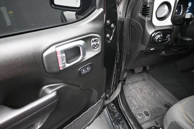 Used 2024 Jeep Gladiator Sport AWD/4WD image 14