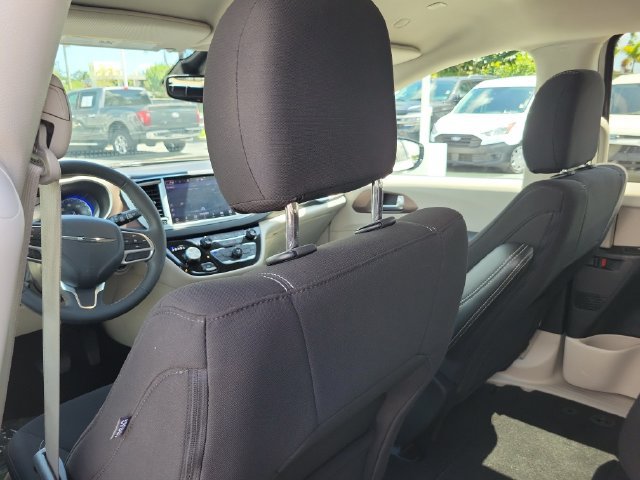 Used 2024 Chrysler Voyager LX FWD image 15