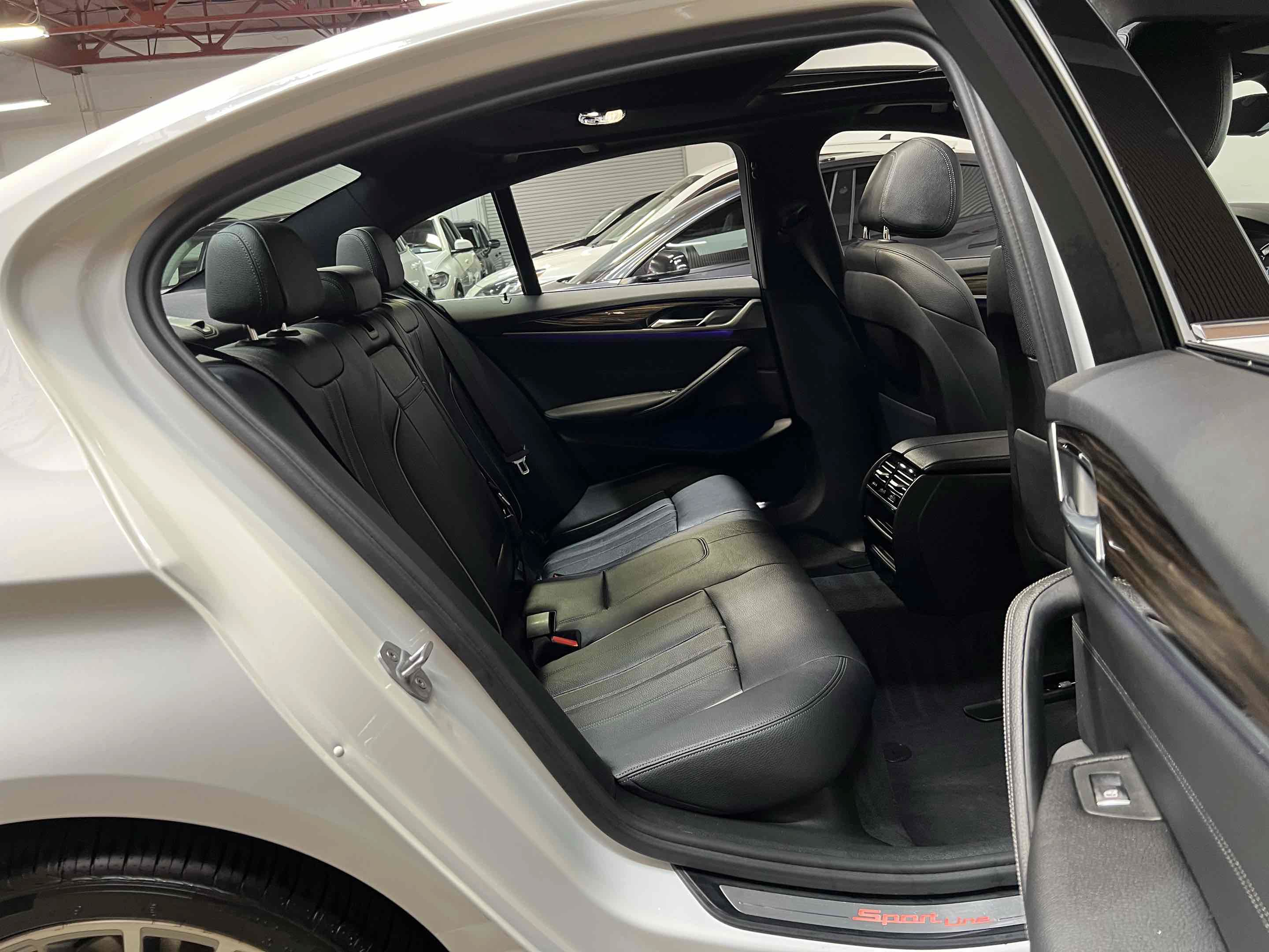 Used 2017 BMW 540i RWD image 27