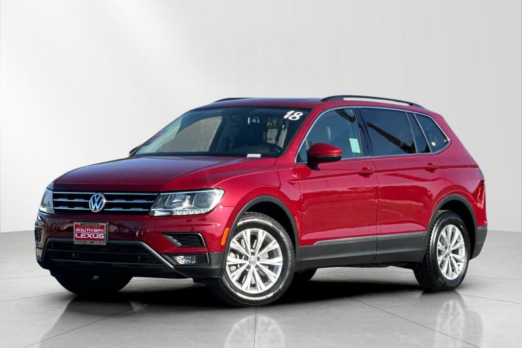 Used 2018 Volkswagen Tiguan SE w/ Panoramic Sunroof Package