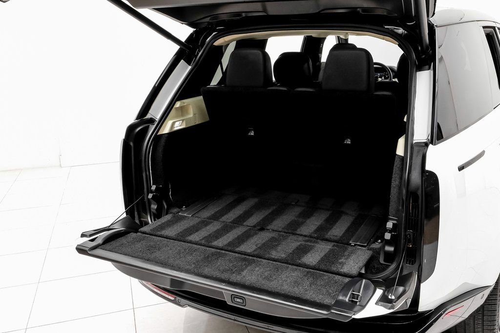 Used 2022 Land Rover Range Rover Long Wheelbase SE image 46