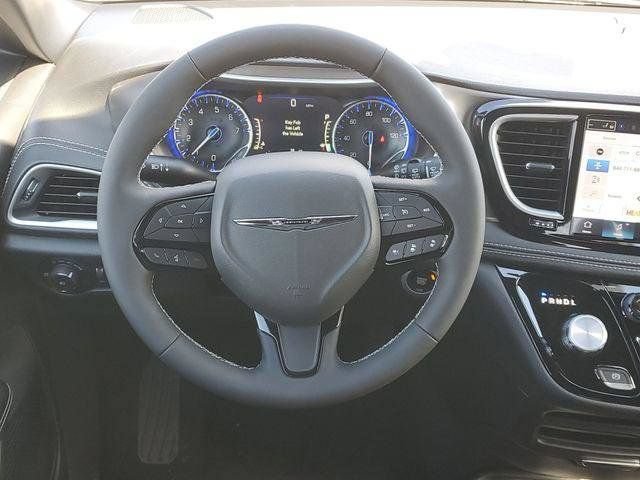 New 2026 Chrysler Pacifica Select w/ S Appearance Package FWD image 13