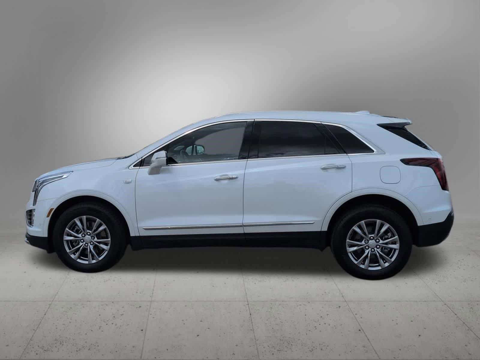 Used 2023 Cadillac XT5 Premium Luxury w/ Technology Package AWD/4WD image 3