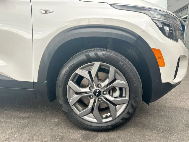 Used 2024 Kia Seltos LX AWD/4WD image 12
