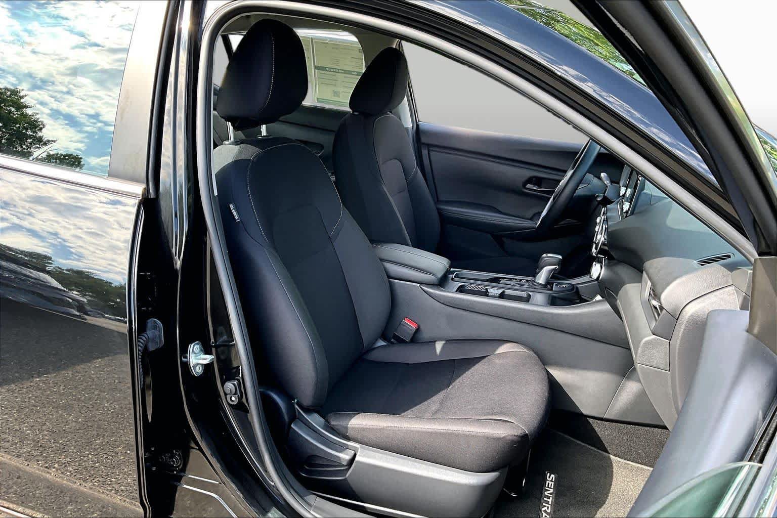 Used 2025 Nissan Sentra S FWD image 8