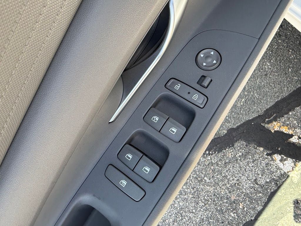 Used 2023 Hyundai Elantra SEL FWD image 21