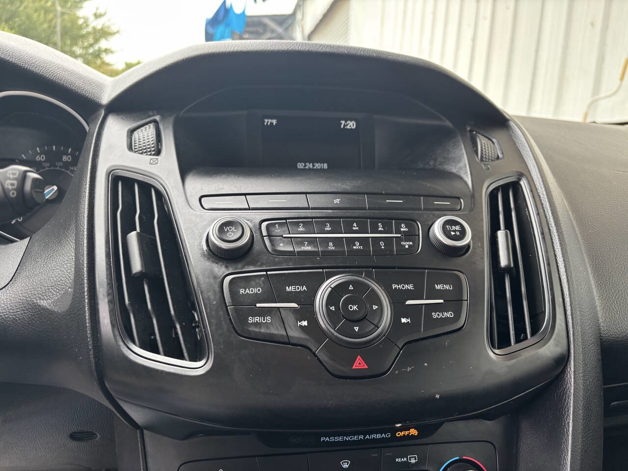 Used 2018 Ford Focus SE image 24