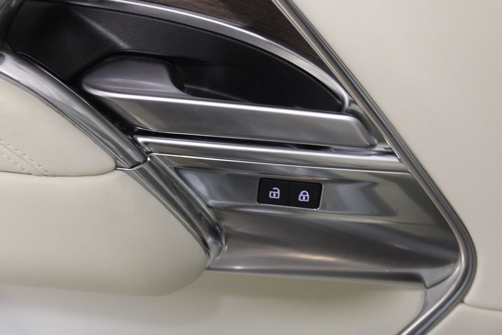 Used 2025 Land Rover Range Rover SE AWD/4WD image 17