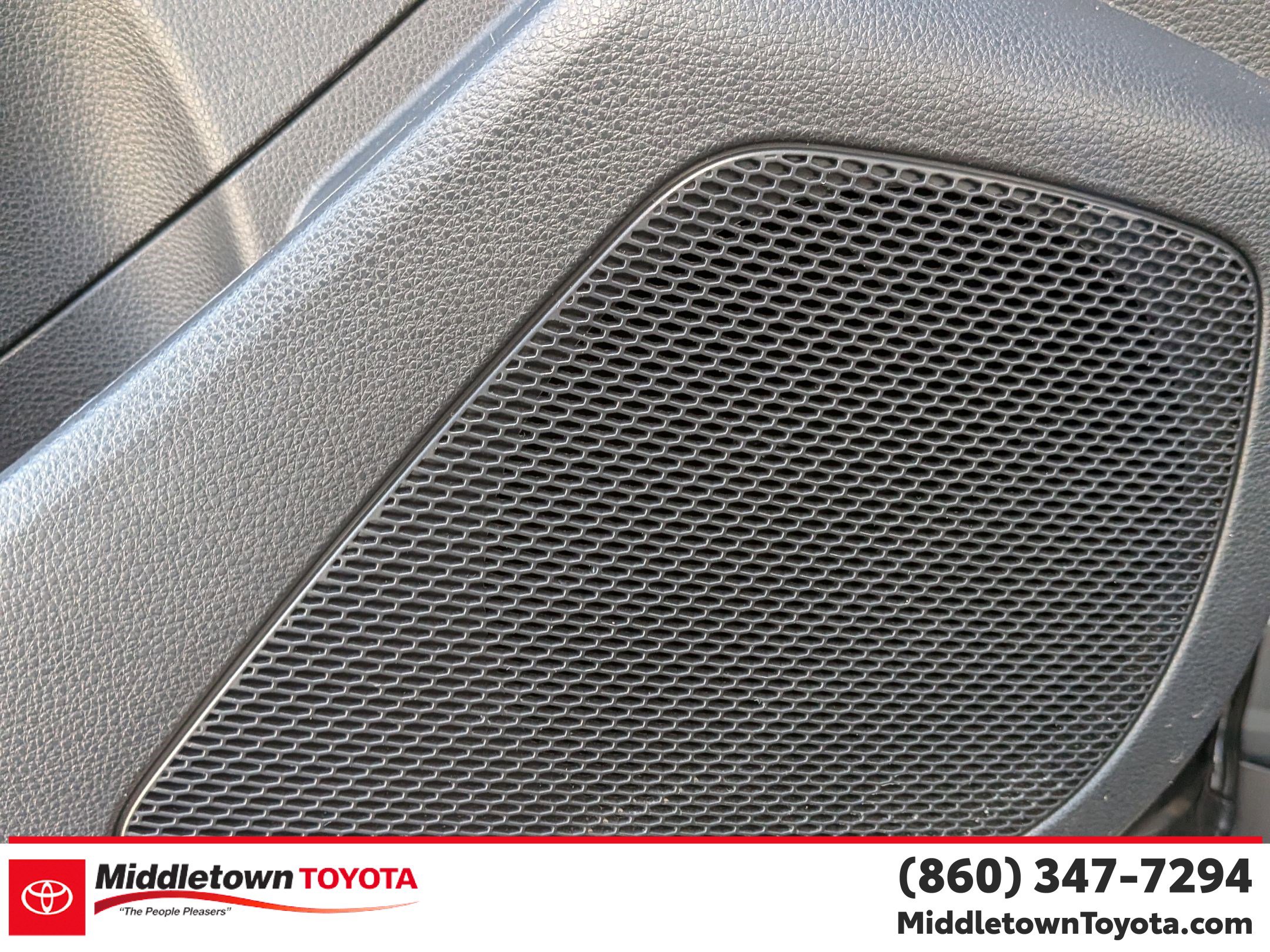 Used 2023 Toyota Corolla Cross L image 13