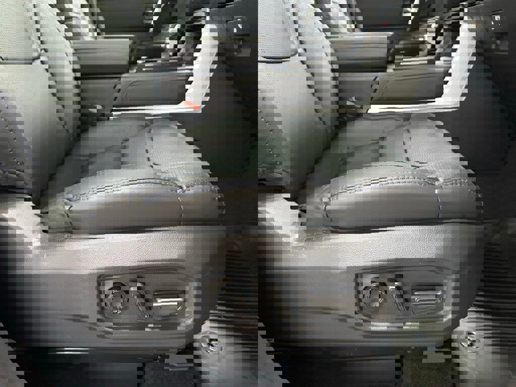 Used 2025 Toyota Tundra Platinum image 66