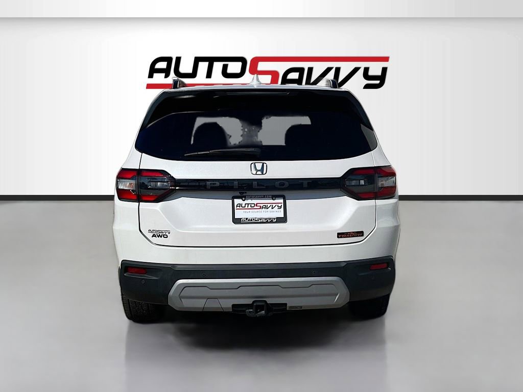 Used 2024 Honda Pilot TrailSport image 6
