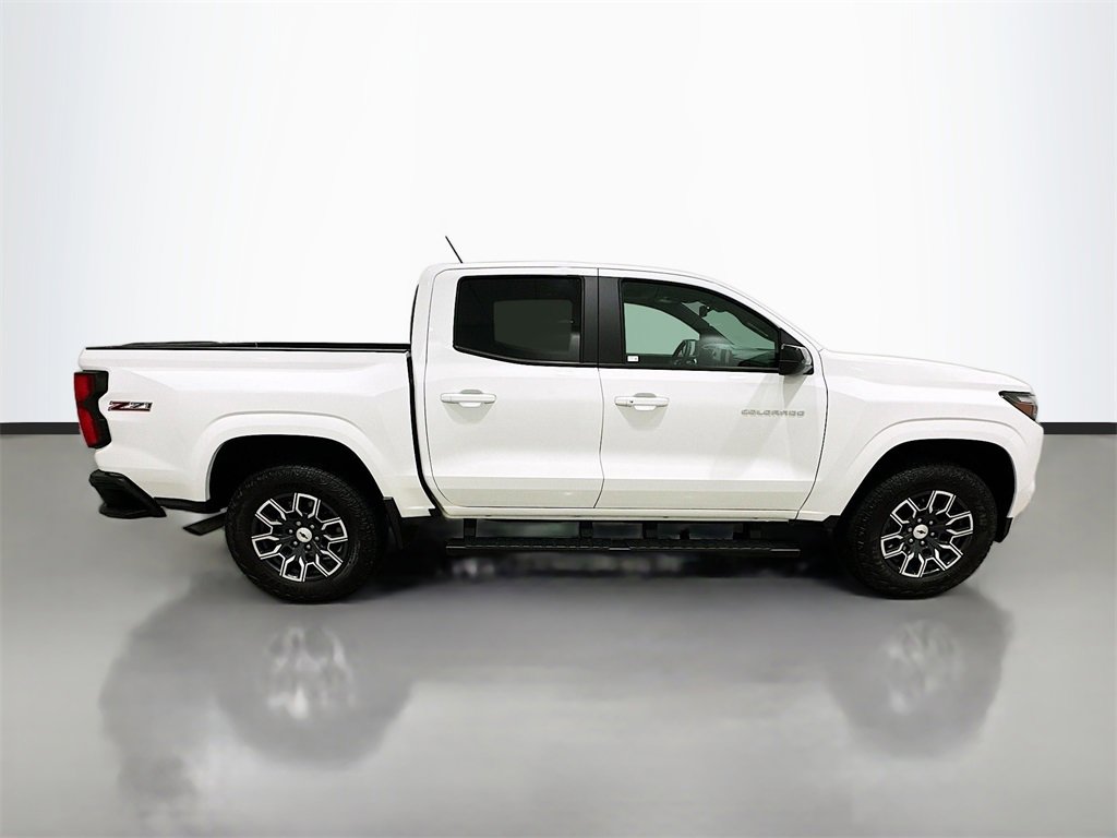 Used 2024 Chevrolet Colorado Z71 w/ Z71 Convenience Package 2 image 8