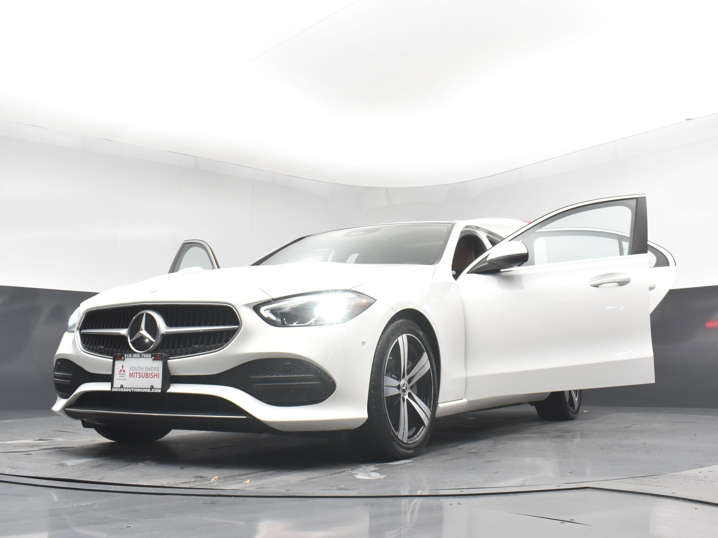 Used 2025 Mercedes-Benz C 300 4MATIC Sedan image 34