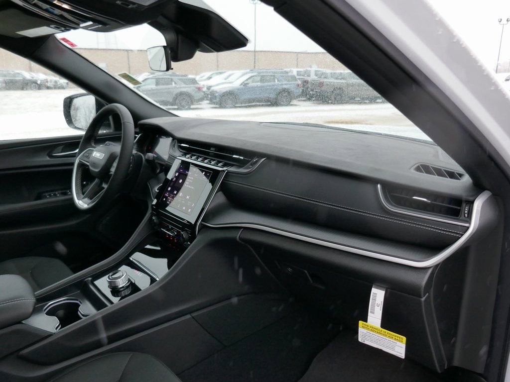 New 2025 Jeep Grand Cherokee Laredo X image 10