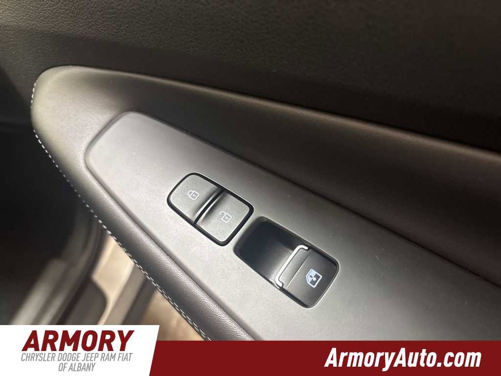 Used 2023 Hyundai Santa Fe Limited image 39