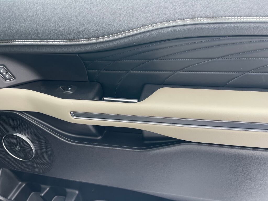 Used 2019 Ford Expedition Max Platinum image 27