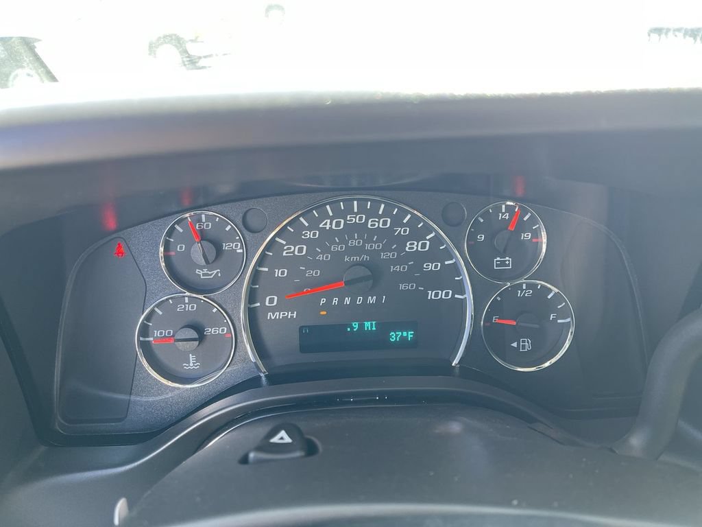 New 2026 Chevrolet Express 2500 w/ Driver Convenience Package RWD image 9
