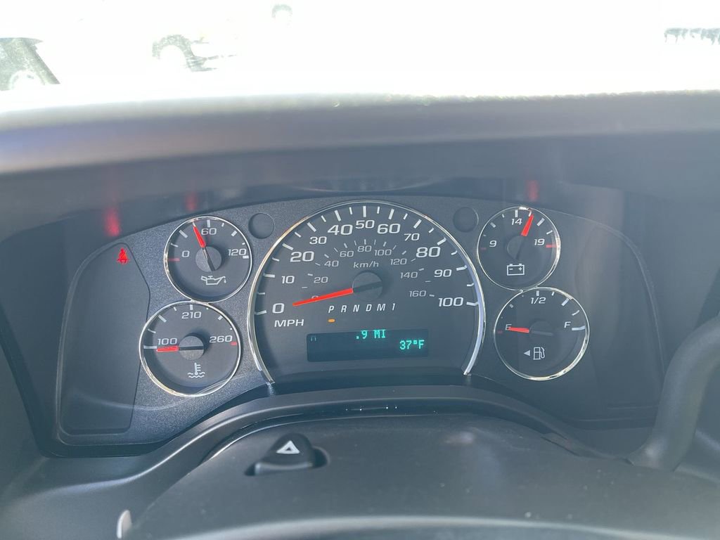New 2026 Chevrolet Express 2500 w/ Driver Convenience Package RWD image 9