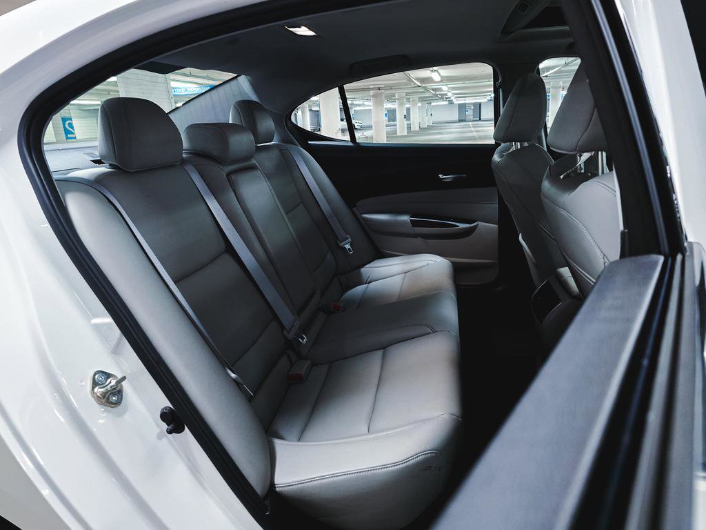 Used 2015 Acura TLX FWD image 29