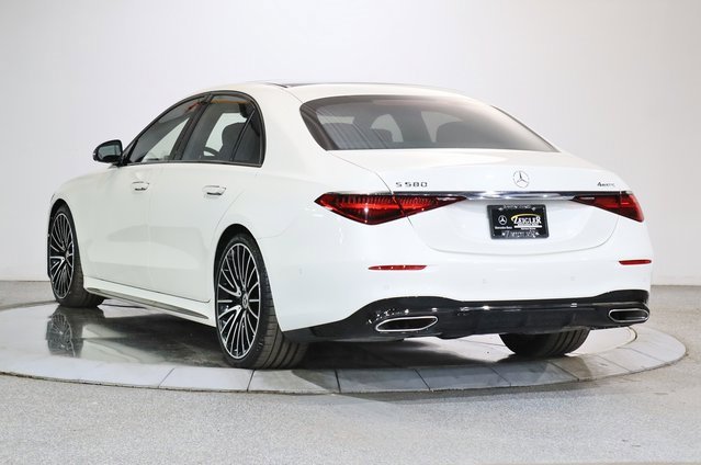 Used 2023 Mercedes-Benz S 580 4MATIC Sedan w/ AMG Line image 2