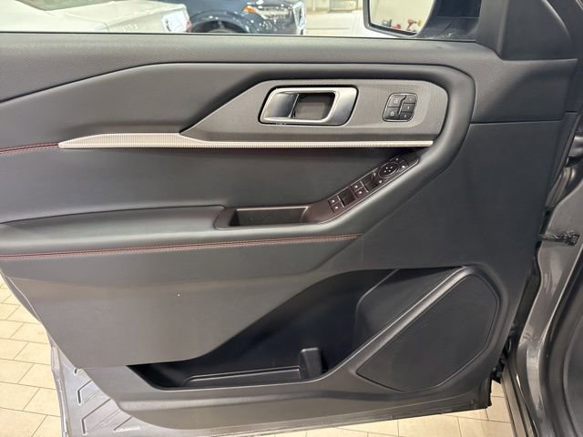 Used 2025 Ford Explorer ST-Line w/ Premium Package image 10