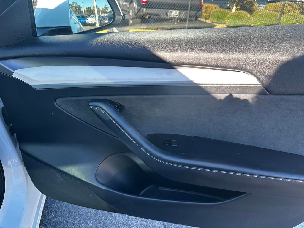Used 2023 Tesla Model 3 Standard Range image 32