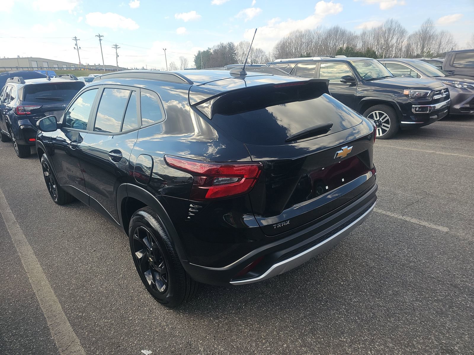 Used 2025 Chevrolet Trax LT w/ LT Convenience Package image 7