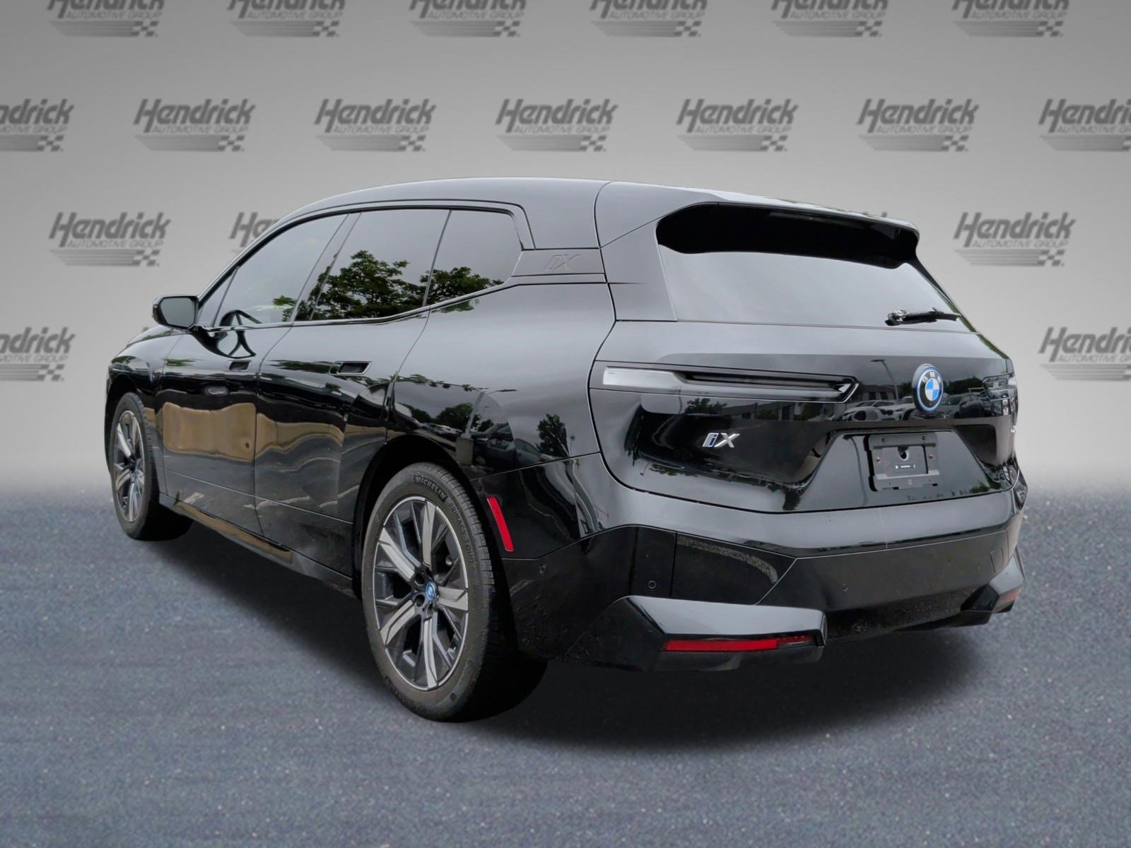 Used 2024 BMW iX xDrive50 w/ Premium Package AWD/4WD image 9