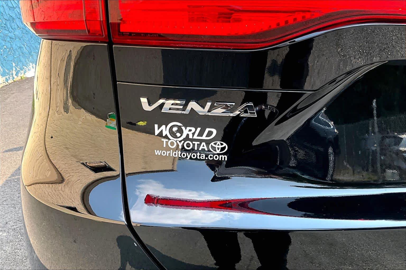 Certified 2024 Toyota Venza LE AWD/4WD image 10