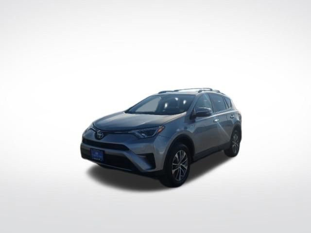 Used 2018 Toyota RAV4 LE image 2