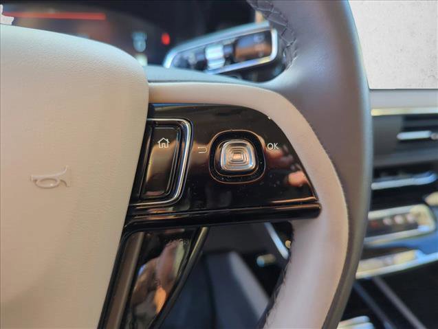 Used 2024 Lincoln Corsair AWD w/ Equipment Group 101A image 15