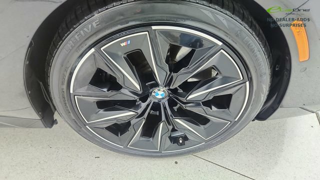 Used 2025 BMW i7 eDrive50 w/ M Sport Package RWD image 56