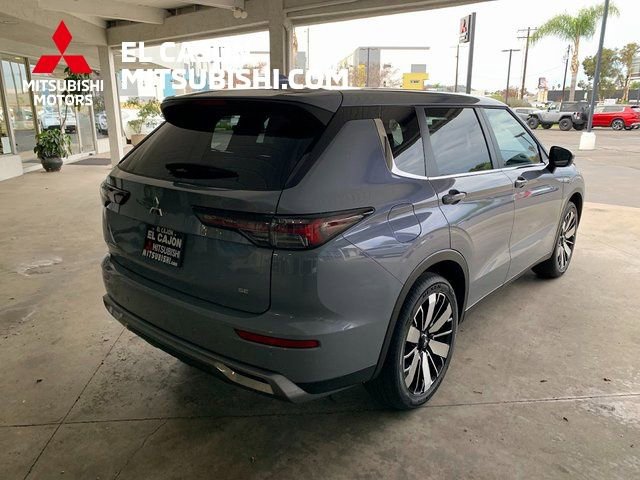 New 2026 Mitsubishi Outlander SE FWD image 3