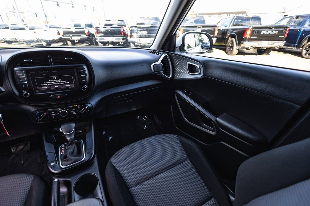 Used 2022 Kia Soul LX FWD image 22
