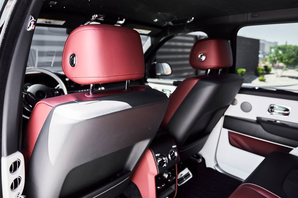 Used 2026 Rolls-Royce Cullinan AWD/4WD image 43
