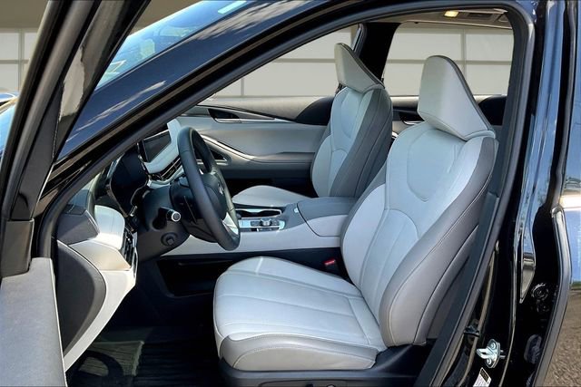 Certified 2026 INFINITI QX60 Luxe w/ Cargo Package FWD image 25