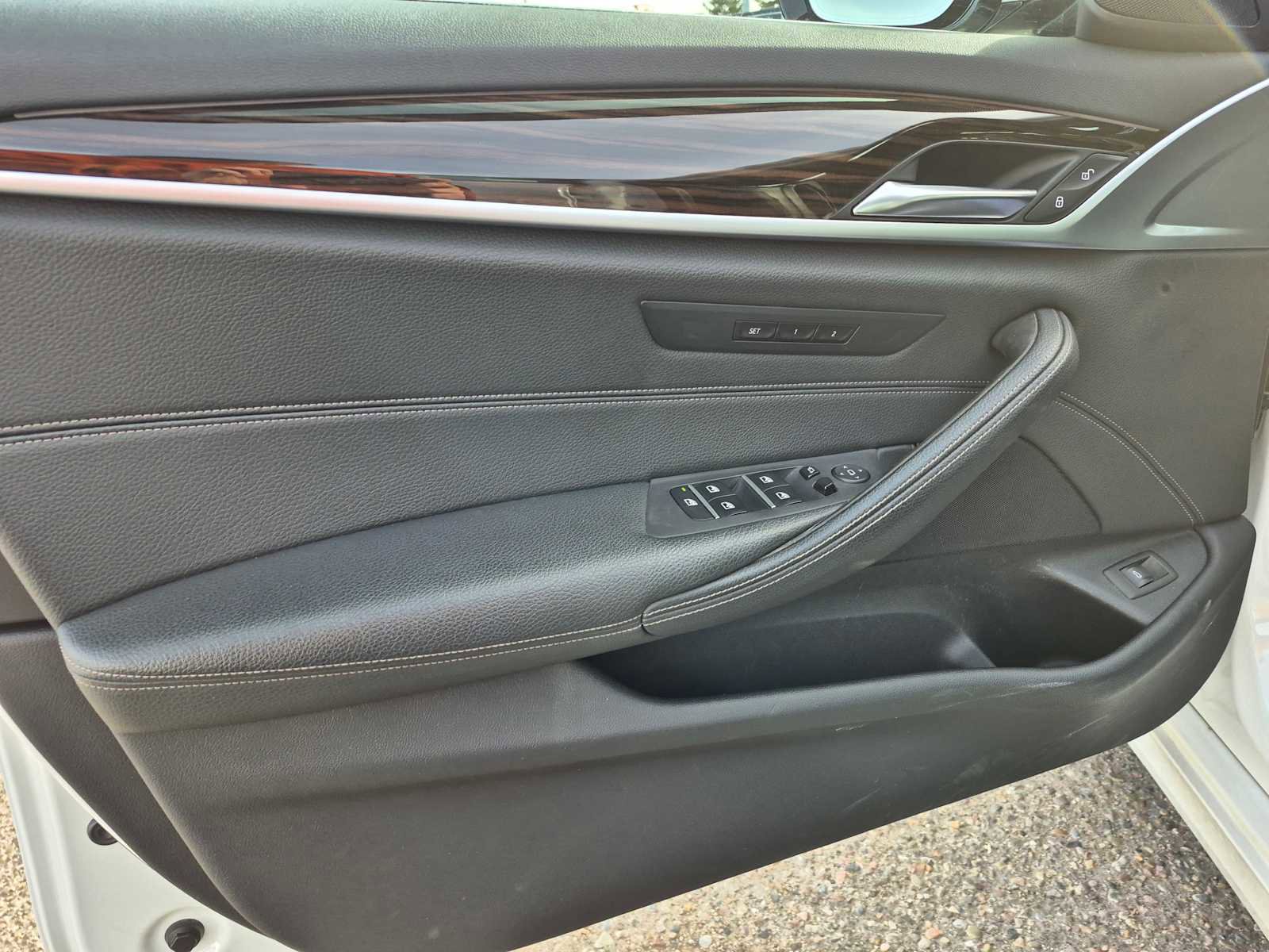 Used 2020 BMW 530i xDrive w/ Convenience Package image 11