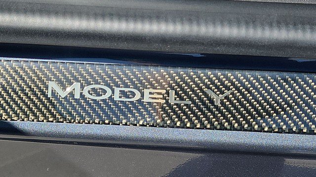 Used 2020 Tesla Model Y Performance AWD/4WD image 32