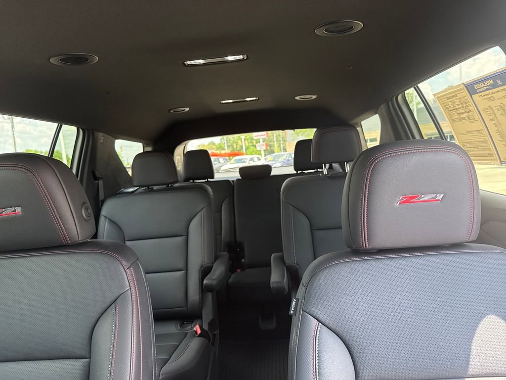 Used 2025 Chevrolet Traverse Z71 w/ LPO, Floor Liner Package AWD/4WD image 28