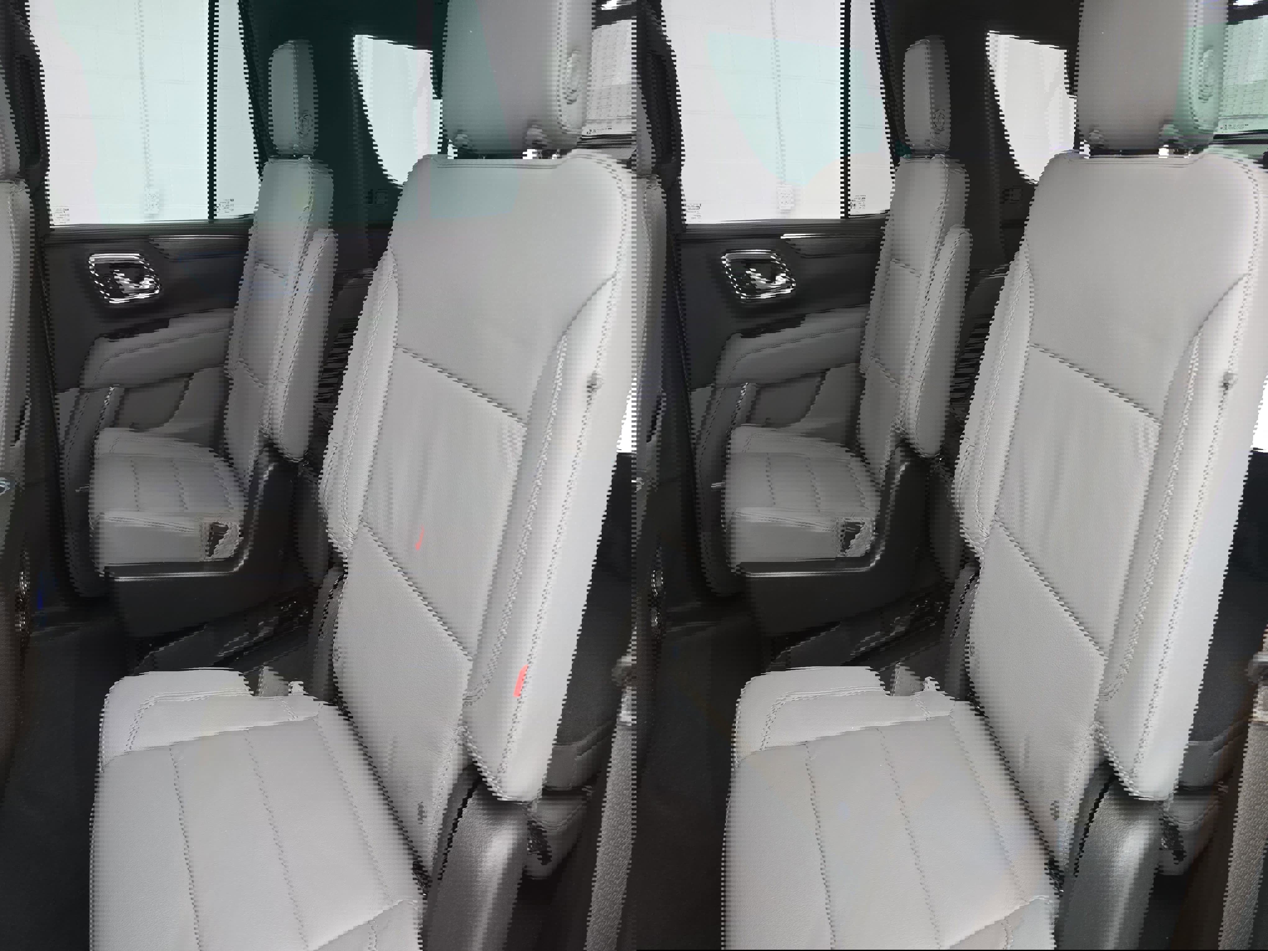 Used 2023 Chevrolet Tahoe LT w/ Luxury Package image 15