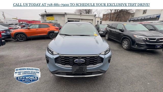 Certified 2025 Ford Escape ST-Line w/ Cold Weather Package AWD/4WD image 5