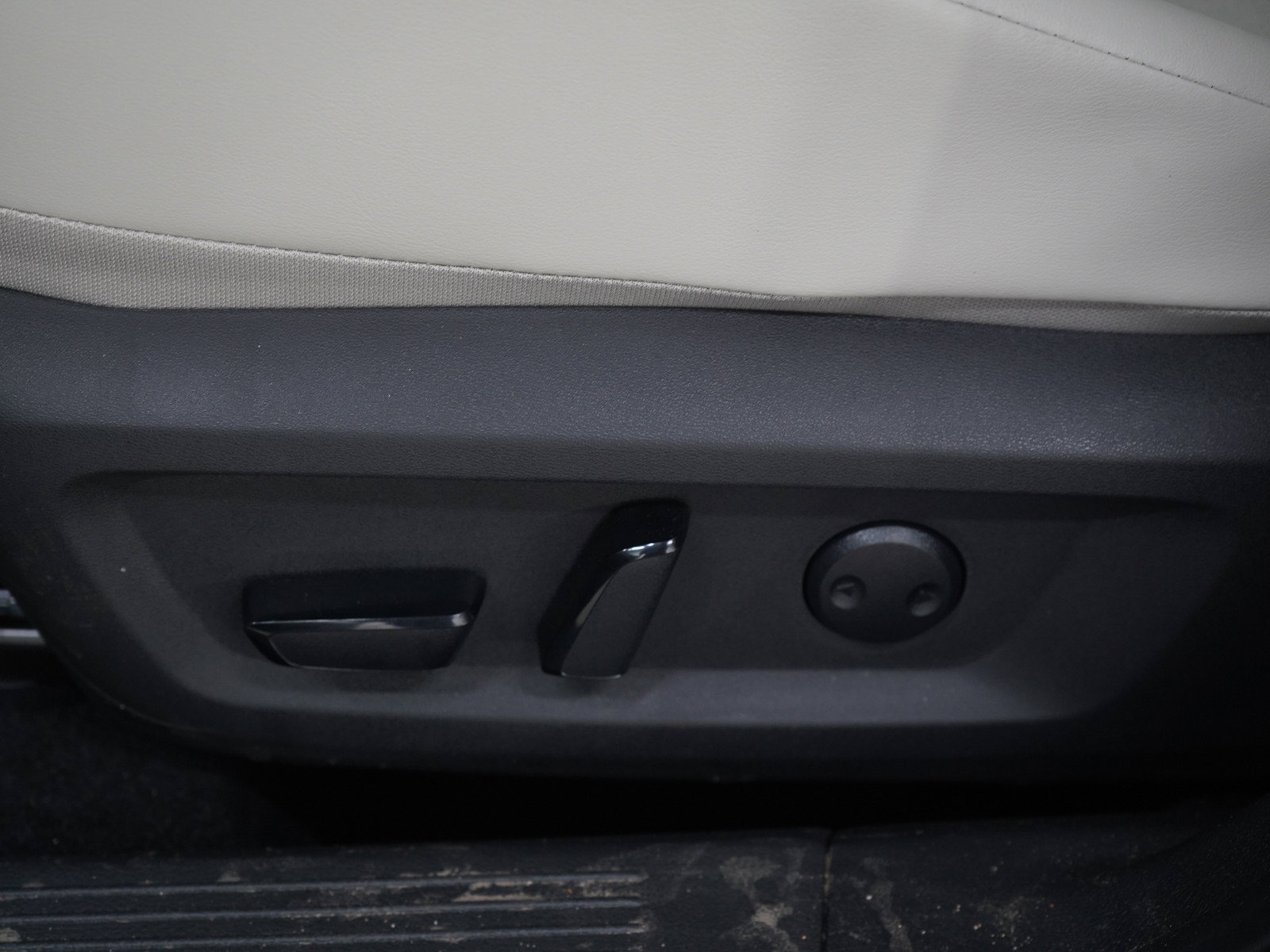 Certified 2026 Nissan Rogue Dark Armor AWD/4WD image 24