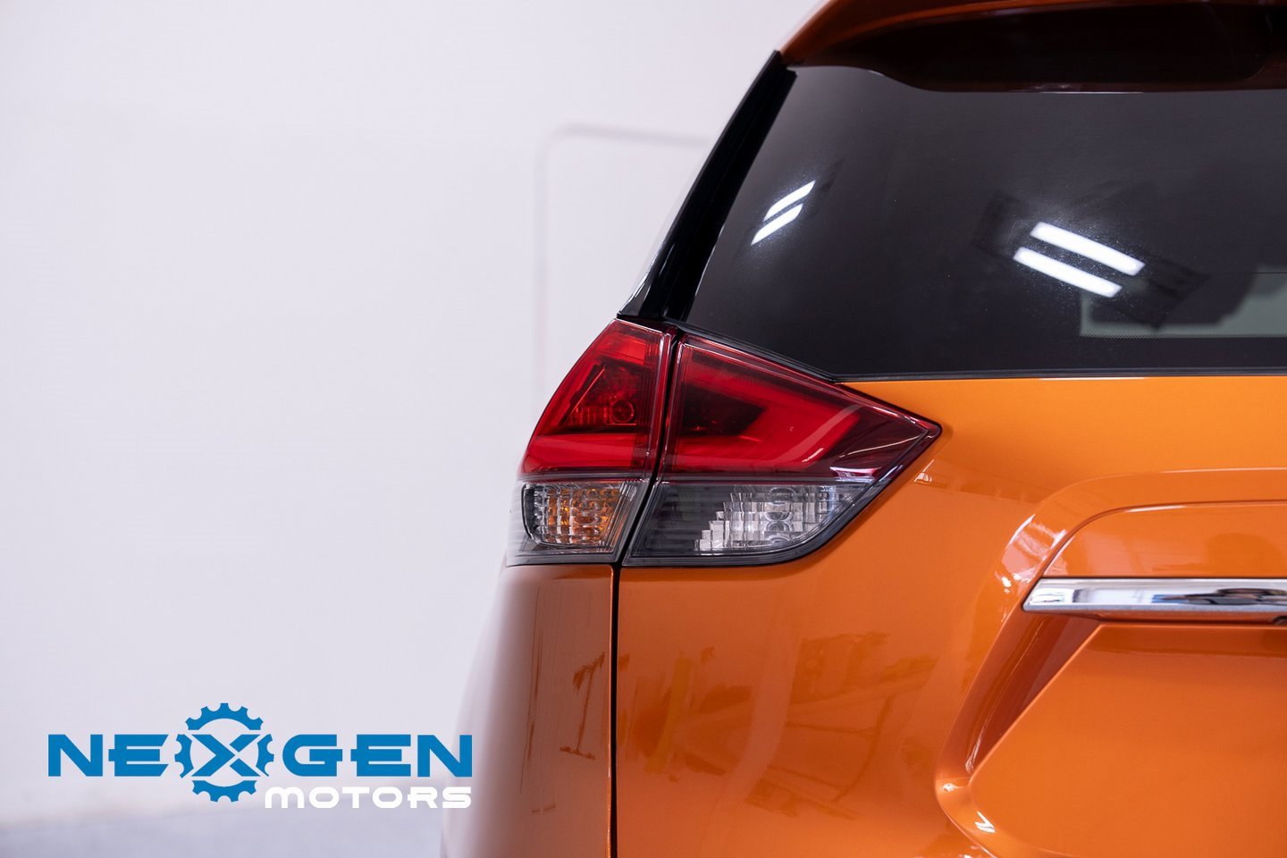 Used 2020 Nissan Rogue SV w/ Premium Package image 54