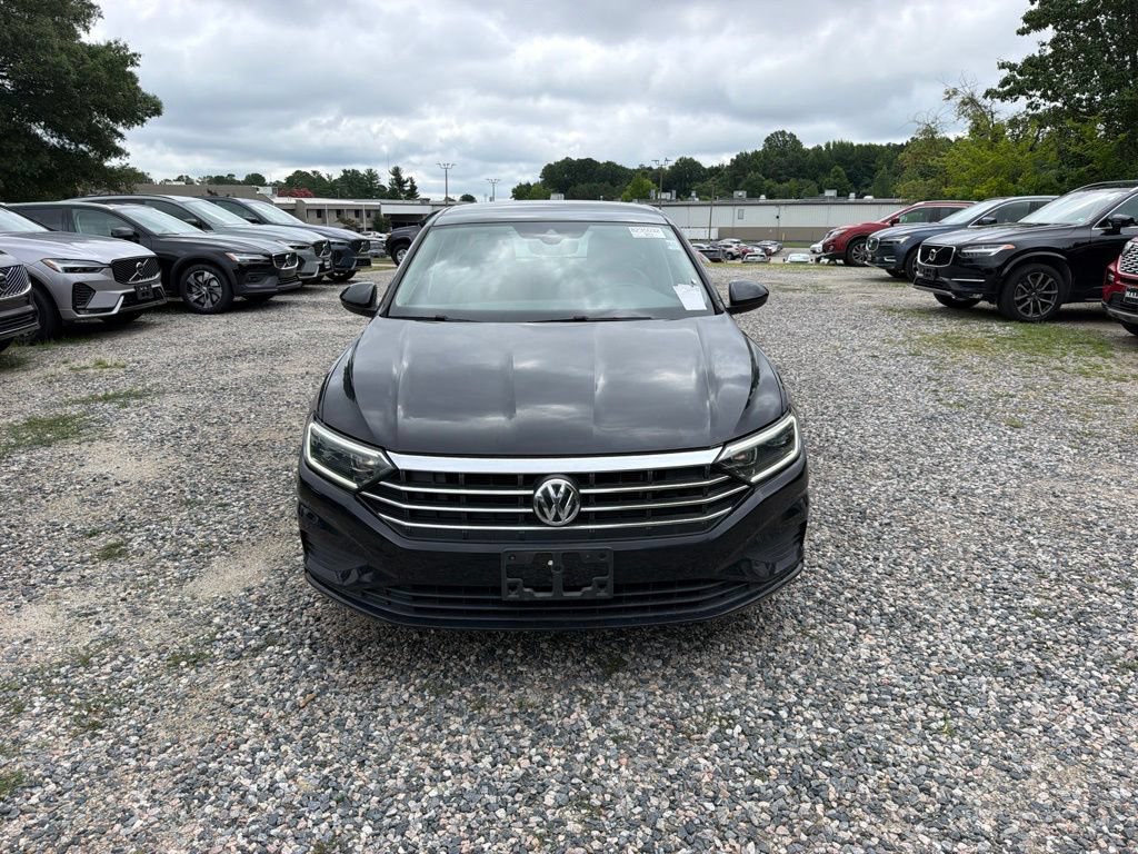 Used 2019 Volkswagen Jetta SEL w/ Cold Weather Package FWD image 1