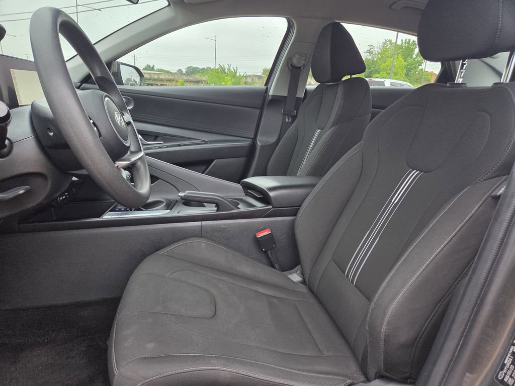 Used 2024 Hyundai Elantra SEL FWD image 14
