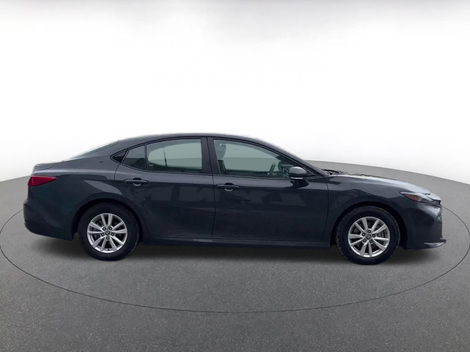 Used 2025 Toyota Camry LE image 16