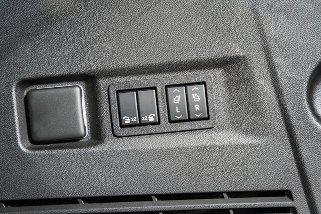 Used 2022 Chevrolet Tahoe High Country image 12