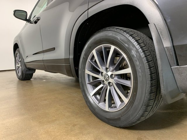Used 2018 Toyota Highlander XLE image 38