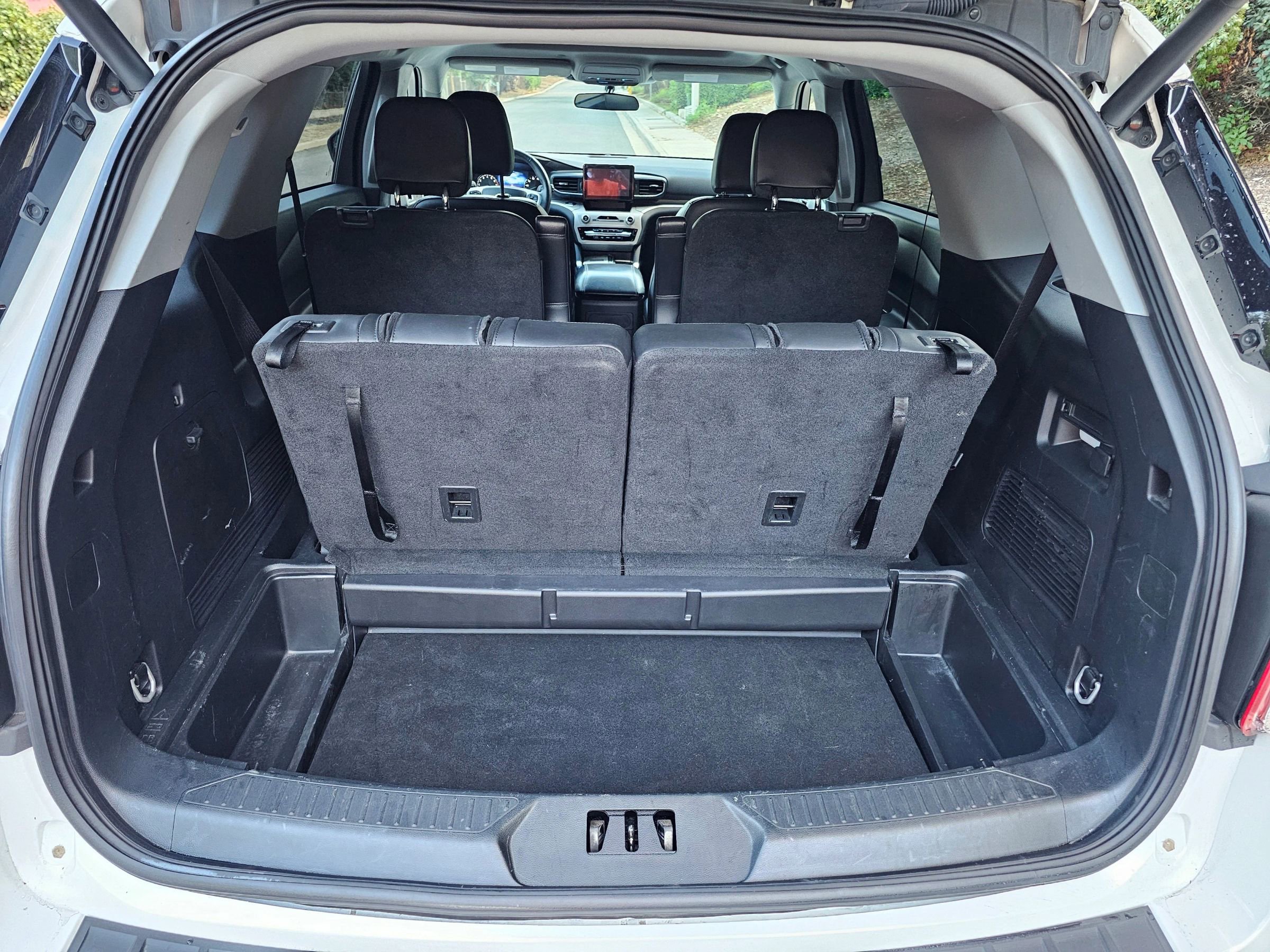 Used 2023 Ford Explorer XLT w/ Equipment Group 202A image 24