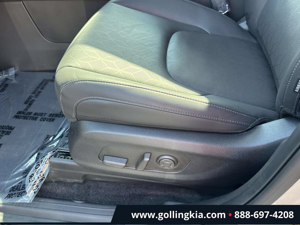 Certified 2026 Kia Carnival SX w/ SX Dark Edition Package FWD image 17